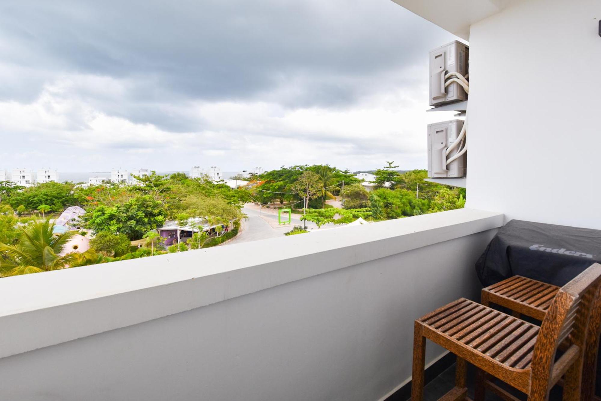 Castle Black, Infinite Ocean Sunsets At The Skyloft In Fumba Town Appartement